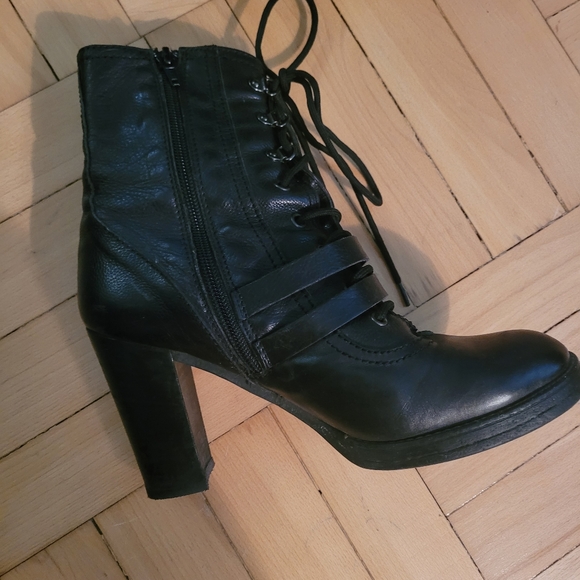 Italian Leather booties - Picture 5 of 6